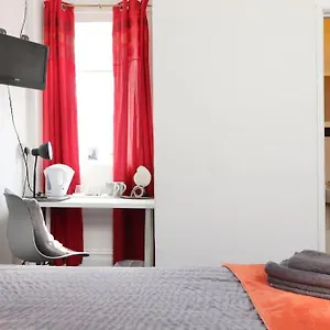 Aparthotel Pebbles